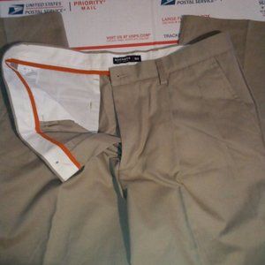 men's dark tan Dockers  D3 size 34/32